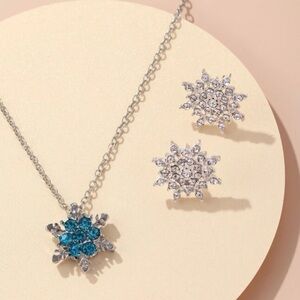 WINTER WONDERLAND Snowflake necklace earrings set NWT 🌿